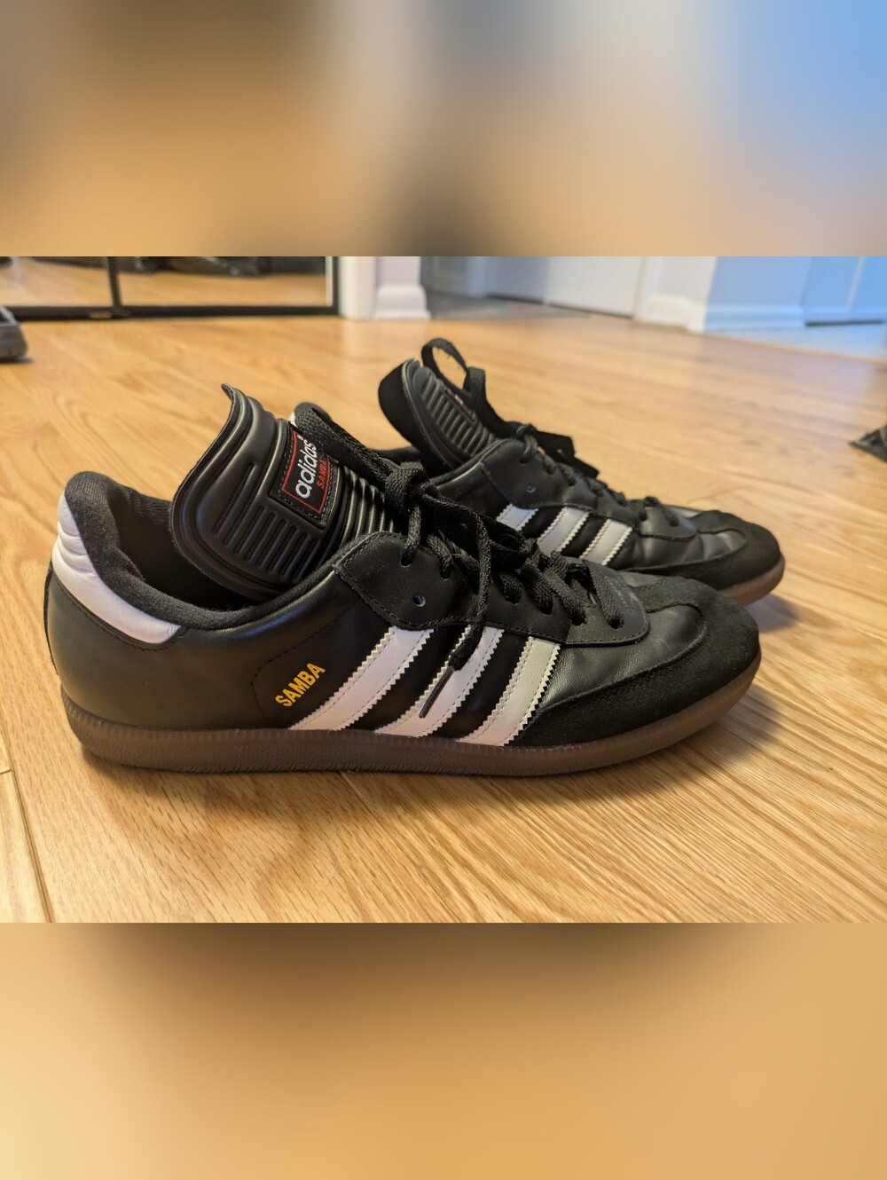 New Adidas Samba Men's Leather Soccer Sneakers, Size 10.5